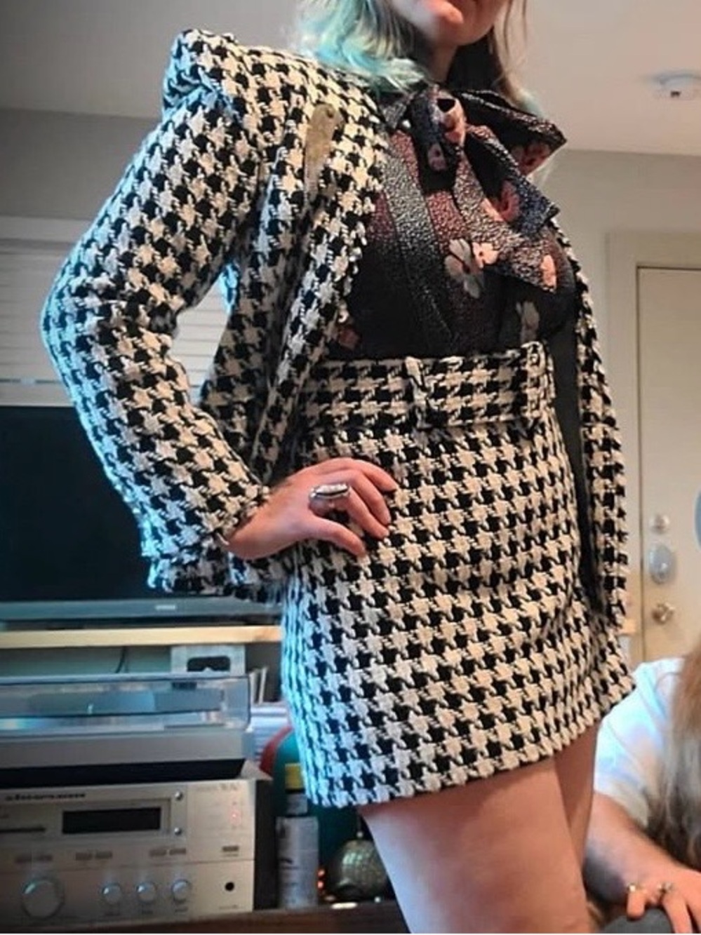 Chic Zara Mod tweed miniskirt and jacket set